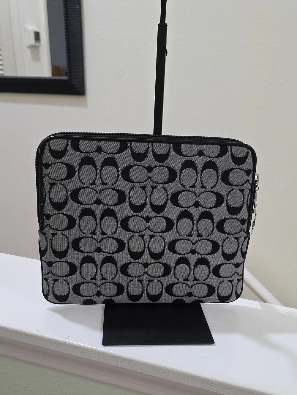 COACH Poppy Signature C Universal Sleeve F61366 in Silver/Moonlight 10.5x8.5 EUC